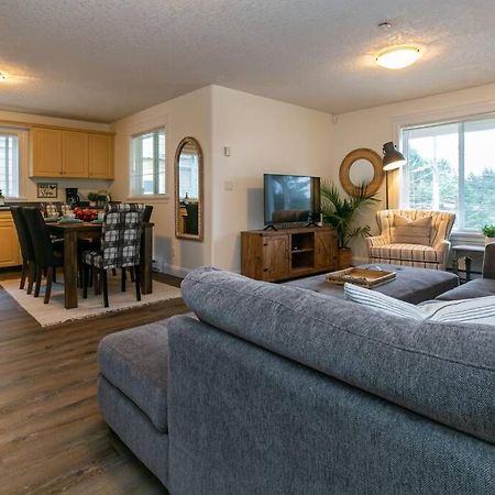 ビクトリア Cozy Renovated Oasis W Private Terrace & Parkingヴィラ エクステリア 写真